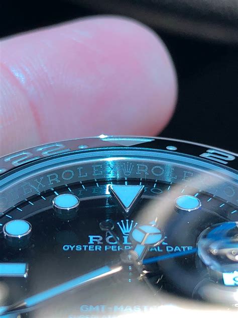 rolex rehaut misaligned